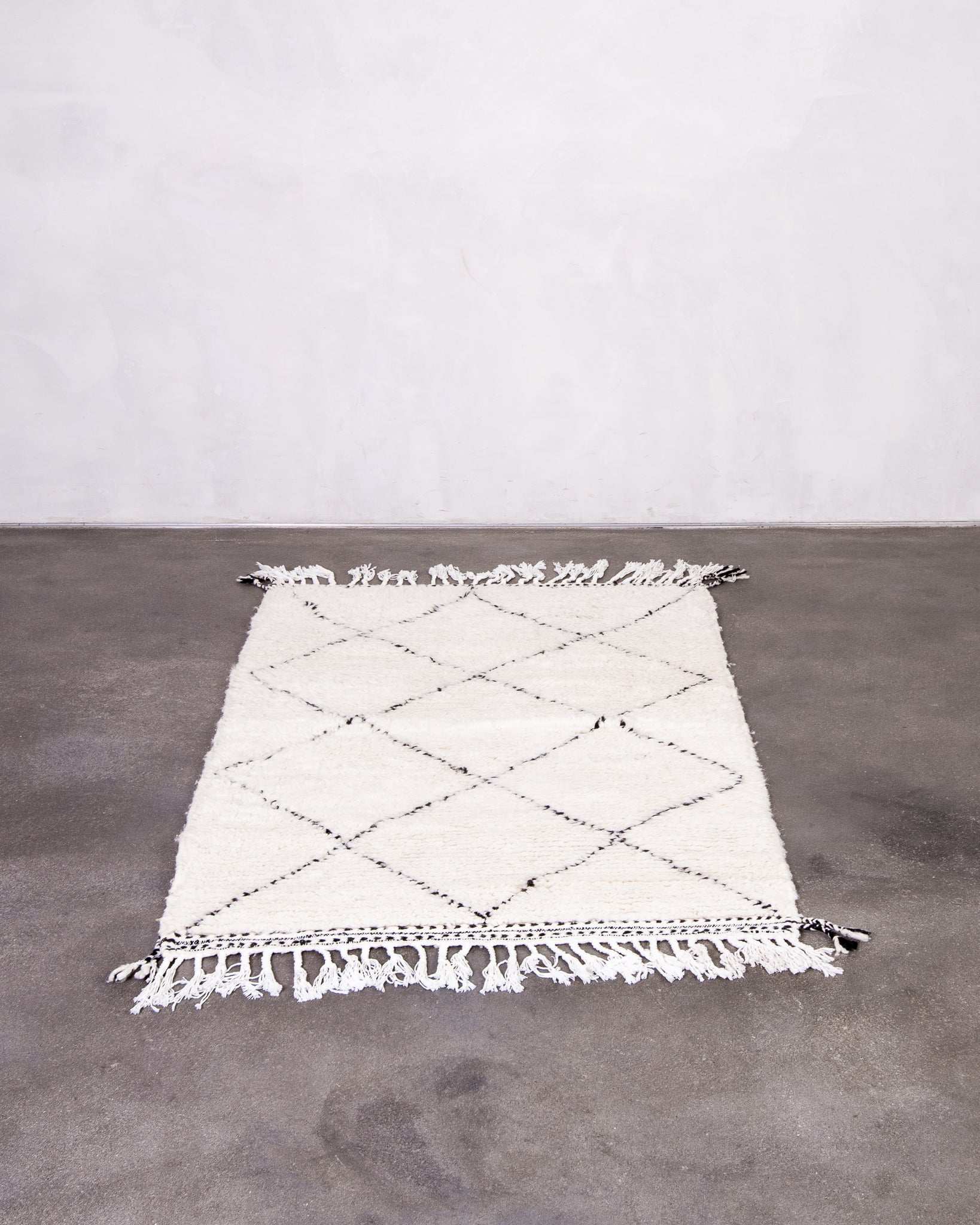 Modern designer handcrafted Berber rug from morocco Beniourain with beautiful colors and patterns
